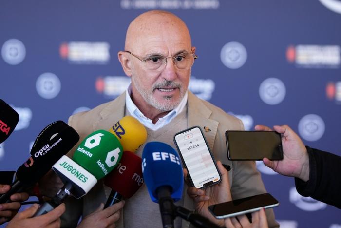 ewc电竞世界杯官网-官方：西班牙队将在8月29日17点30分公布新一期名单