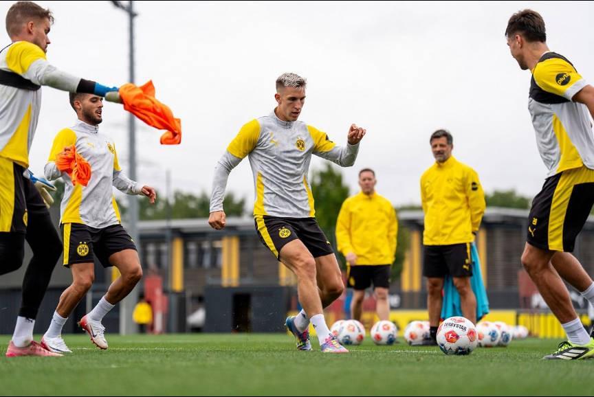 电竞世界杯-好消息，五个月前遭遇半月板撕裂施洛特贝克重返多特合练